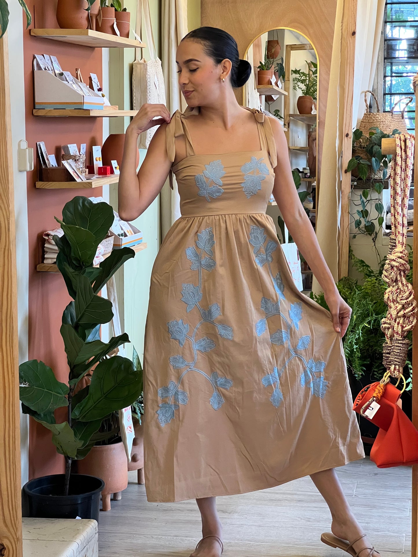 Vestido De Dama bordado
