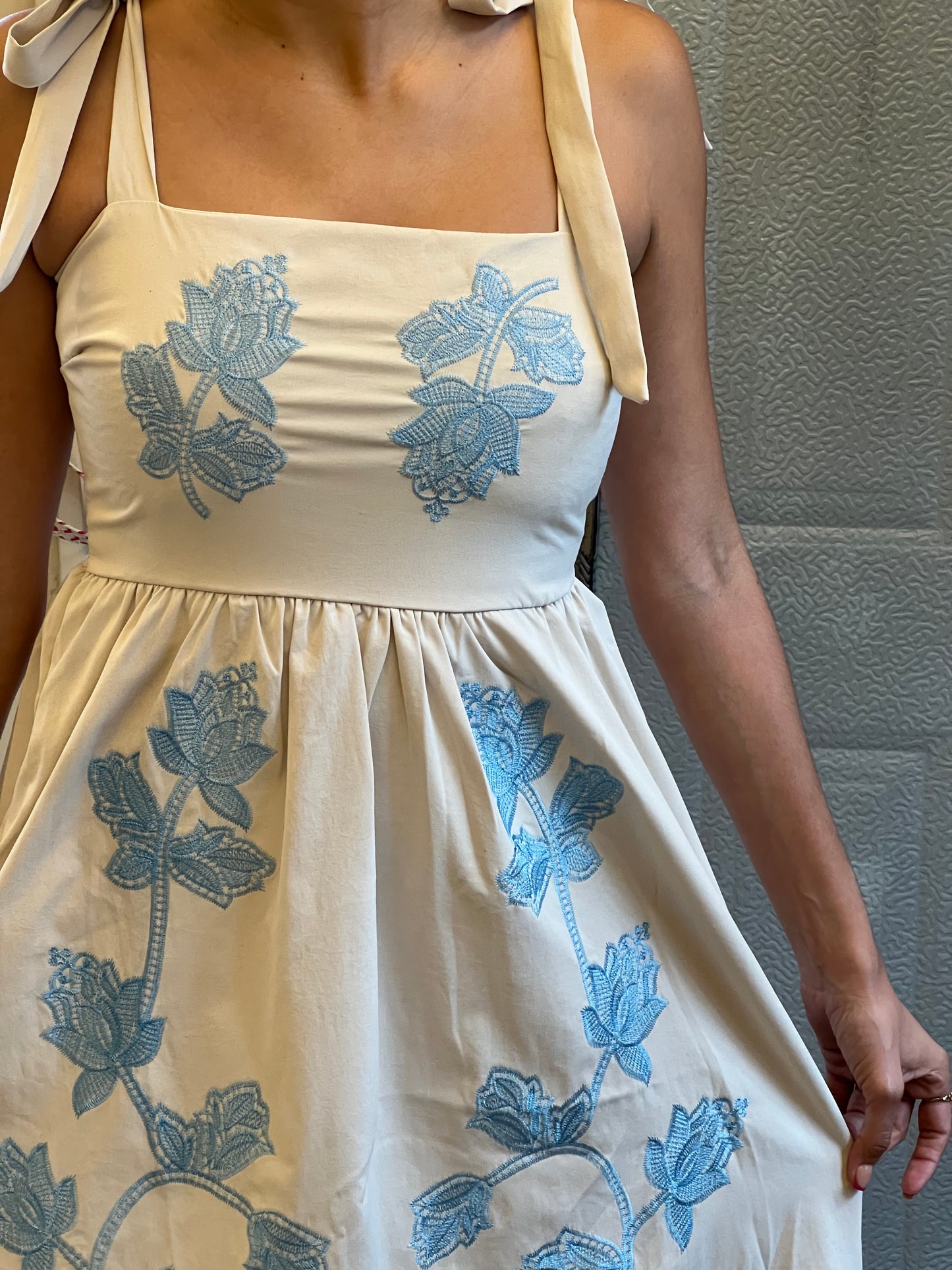 Vestido De Dama bordado